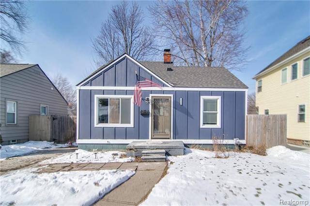 front view picture of 1328 Mclean Ave, Royal Oak, MI. 48067