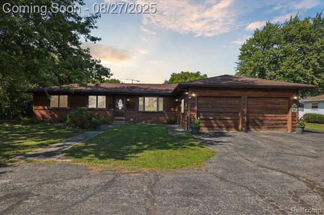 front view picture of 990 E Temperance Rd, Temperance, MI. 48182