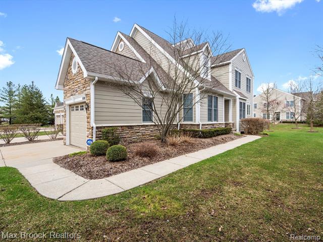 front view picture of 26302 Island Lake Dr, Novi, MI. 48374