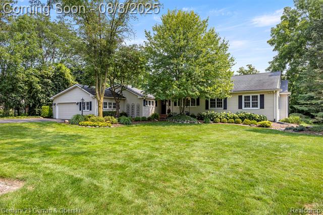 front view picture of 25360 Harcourt St, Farmington, MI. 48336