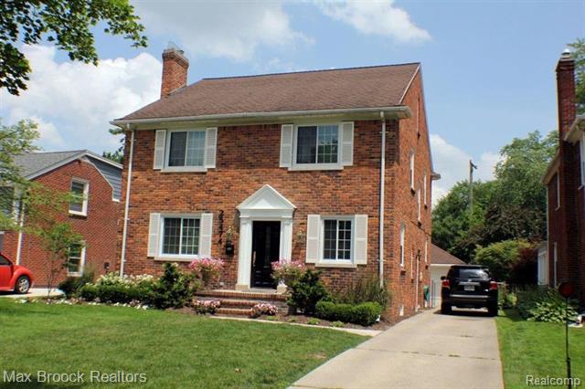 front view picture of 25474 Wareham Dr, Huntington Woods, MI. 48070