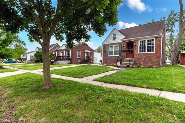 front view picture of 612 Parkwood Ave, Monroe, MI. 48162