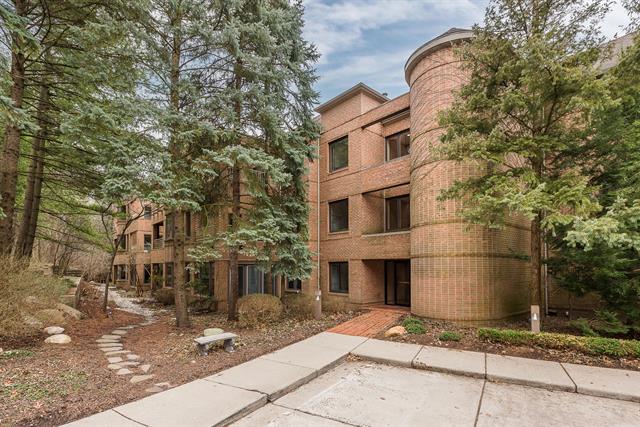 front view picture of 3000 Glazier Way, Ann Arbor, MI. 48105