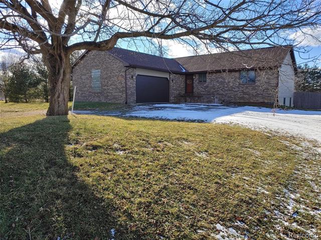 front view picture of 3328 S Vassar Road, Burton, MI. 48519