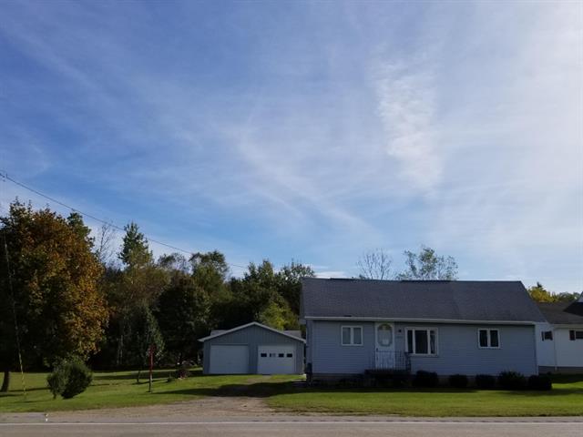 front view picture of 3301 Grant Highway, Manistee, MI. 49660