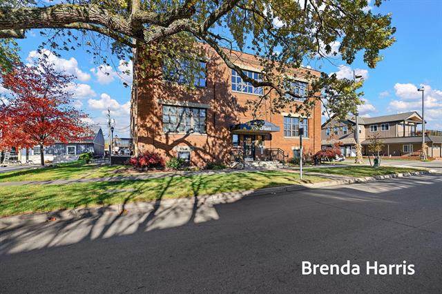 front view picture of 633 Elliott Avenue, Grand Haven, MI. 49417