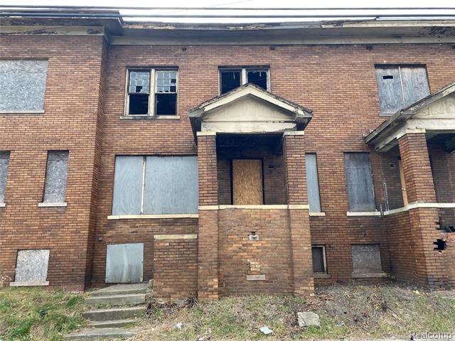 front view picture of 6834 Charlevoix Street, Detroit, MI. 48207