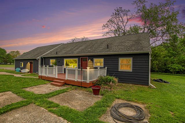 front view picture of 557 W James Street, Lawrence, MI. 49064
