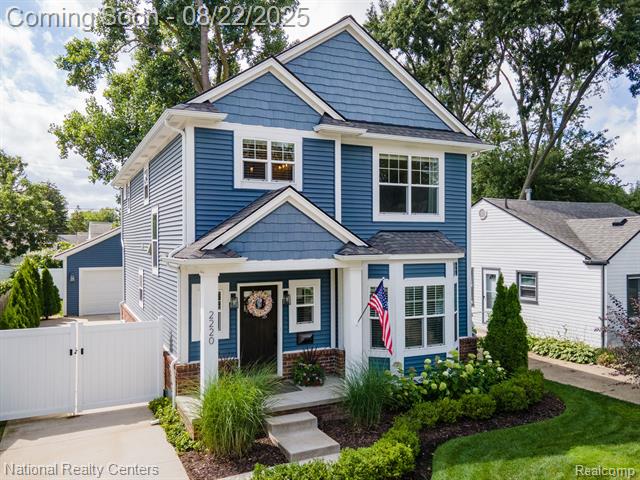front view picture of 2220 Barrett Ave, Royal Oak, MI. 48067