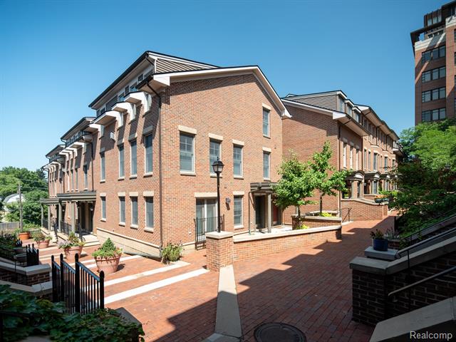 front view picture of 164 Ashley Mews Drive, Ann Arbor, MI. 48104