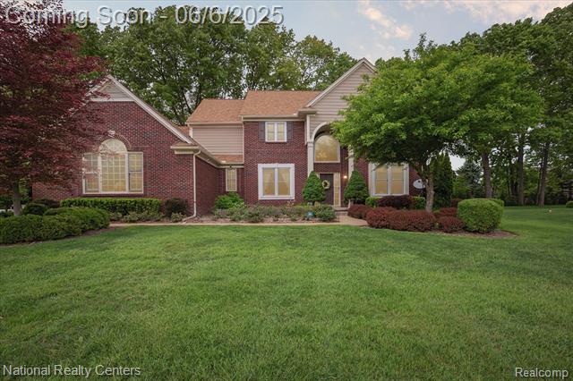 front view picture of 13802 Forest Ridge Circle, South Lyon, MI. 48178
