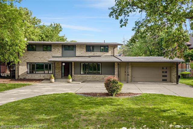 front view picture of 2771 W 7 Mile Road, Detroit, MI. 48221