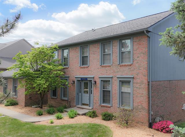 front view picture of 37201 Chesapeake Rd, Farmington, MI. 48335