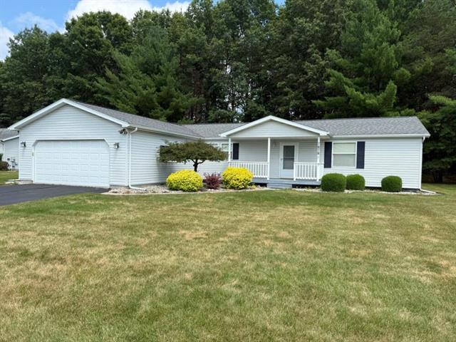 front view picture of 7878 Schooner Lane, Stanwood, MI. 49346