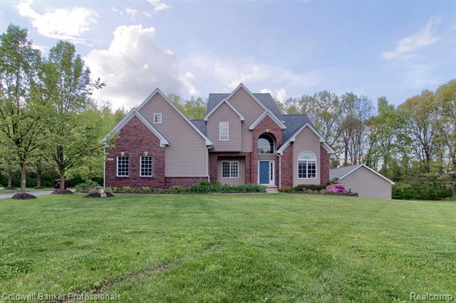 front view picture of 2278 Wild Cherry Drive, Howell, MI. 48843