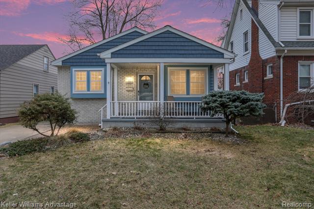 front view picture of 2416 Barrett Ave, Royal Oak, MI. 48067