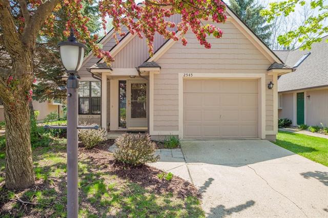 front view picture of 2545 Country Village Court, Ann Arbor, MI. 48103
