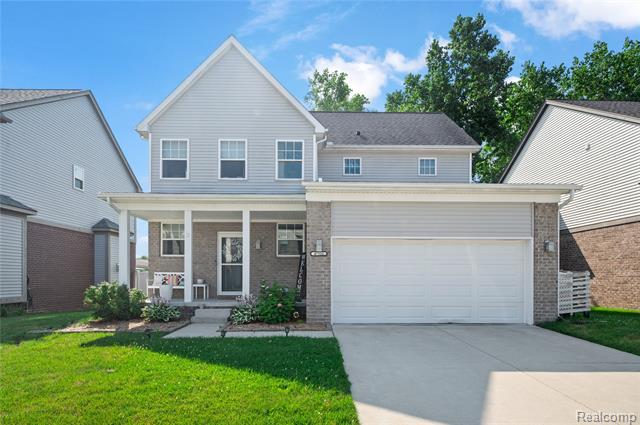 front view picture of 47522 Viola Ln, New Baltimore, MI. 48047