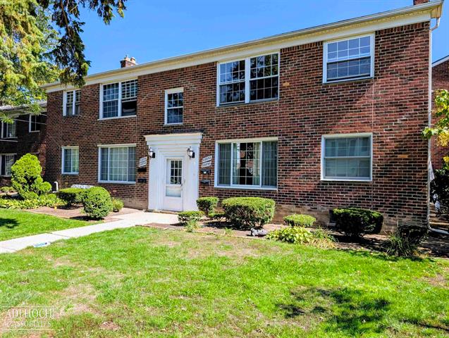 front view picture of 22852 Allen Ct, Saint Clair Shores, MI. 48080
