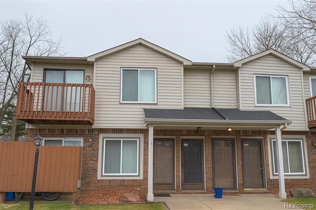 front view picture of 19106 14 Mile Rd., Roseville, MI. 48066