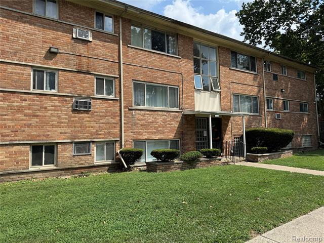 front view picture of 17272 Bentler, Detroit, MI. 48219