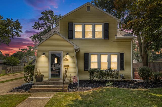 front view picture of 1310 Vassar Drive, Kalamazoo, MI. 49001