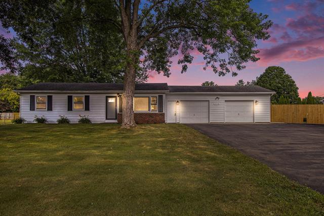 front view picture of 47440 Klett Road, Paw Paw, MI. 49079