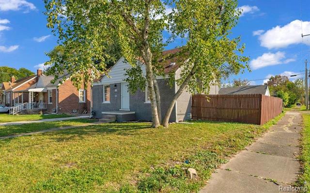 front view picture of 16600 Bringard Drive, Detroit, MI. 48205
