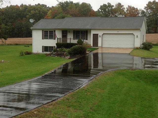 front view picture of 4661 S M-37 Highway, Hastings, MI. 49058