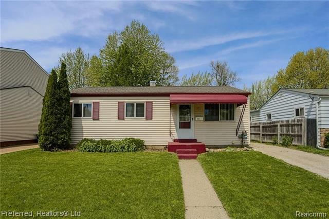 front view picture of 1213 Fall River Road, Ypsilanti, MI. 48198