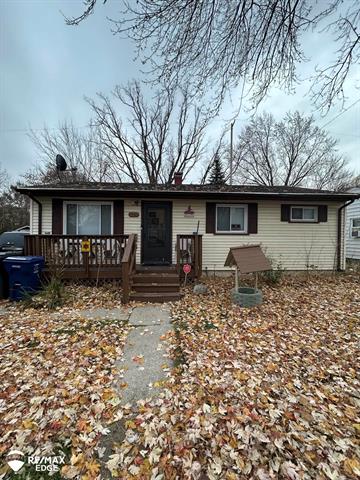 front view picture of 3010 Wyoming Avenue, Flint, MI. 48506