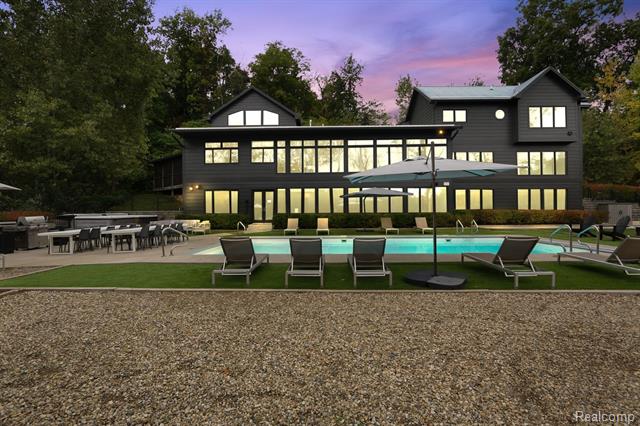 front view picture of 10630 Garr Road, Berrien Springs, MI. 49103