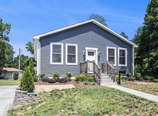 front view picture of 765 S Haven Place, South Haven, MI. 49090