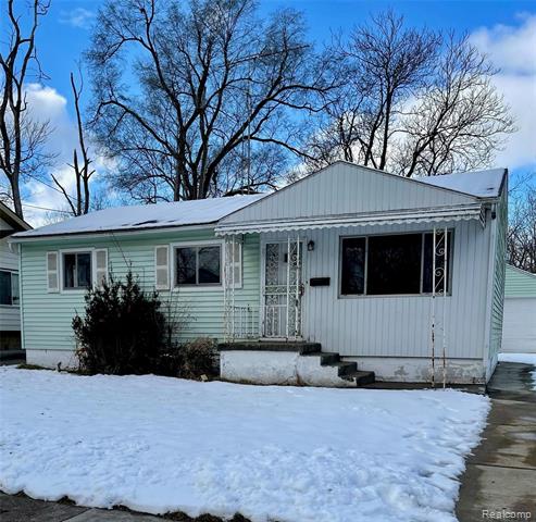 front view picture of 2022 Winans Avenue, Flint, MI. 48503