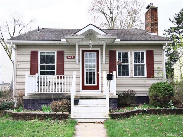 front view picture of 613 W Hudson Ave, Madison Heights, MI. 48071