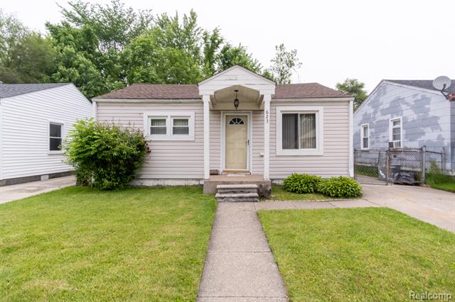front view picture of 623 E Brockton Ave, Madison Heights, MI. 48071