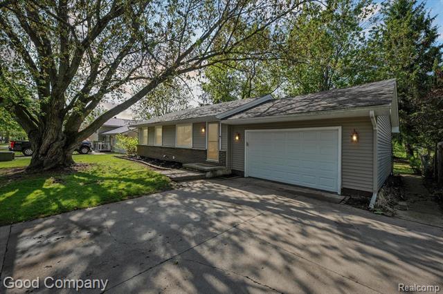 front view picture of 1008 Park St, Tecumseh, MI. 49286