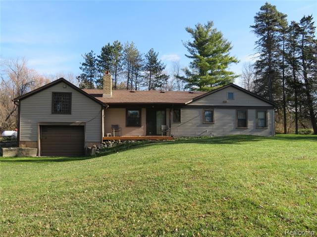 front view picture of 5621 Beard Road, Byron, MI. 48418