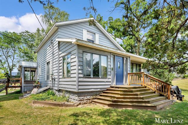 front view picture of 5537 Bristolnw  Avenue, Comstock Park, MI. 49321