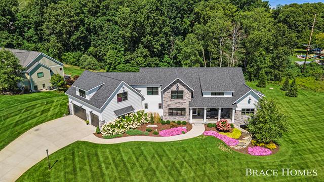 front view picture of 6735 Tara Ct, Rockford, MI. 49341