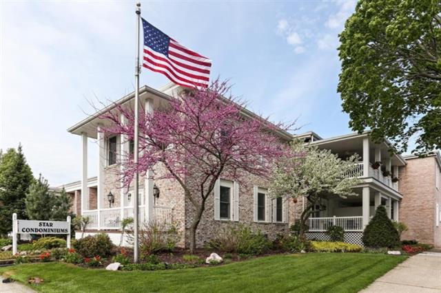 front view picture of 808 Main Street, Saint Joseph, MI. 49085