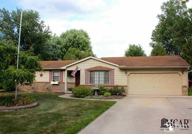 front view picture of 7304 Elmwood Rd, Temperance, MI. 48182