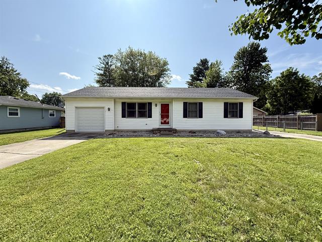 front view picture of 8021 Mclain Ave, Lambertville, MI. 48144