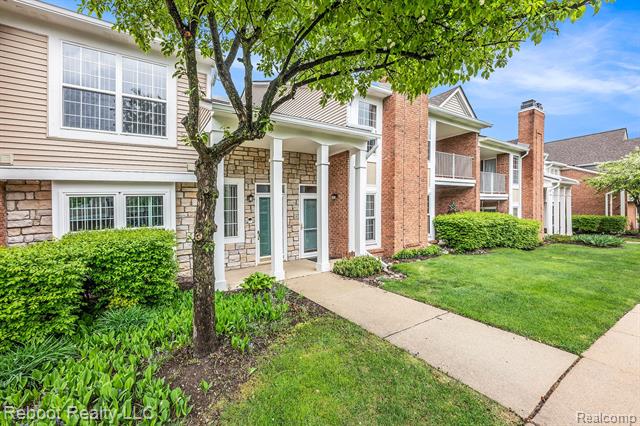 front view picture of 56510 Scotland Boulevard, Shelby Township, MI. 48316