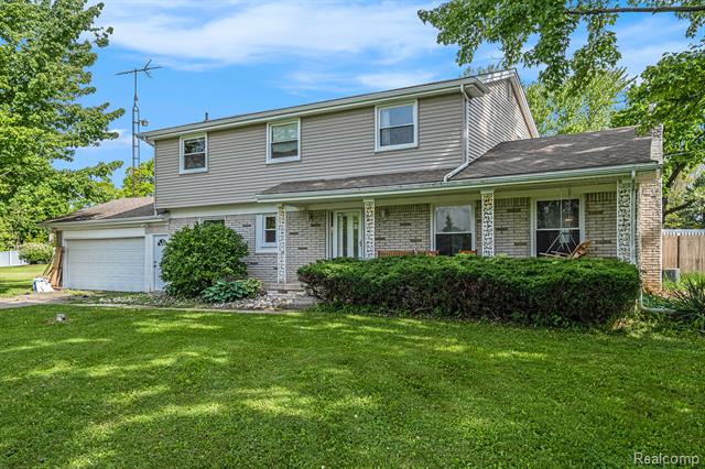 front view picture of 4371 E Cook Road, Grand Blanc, MI. 48439