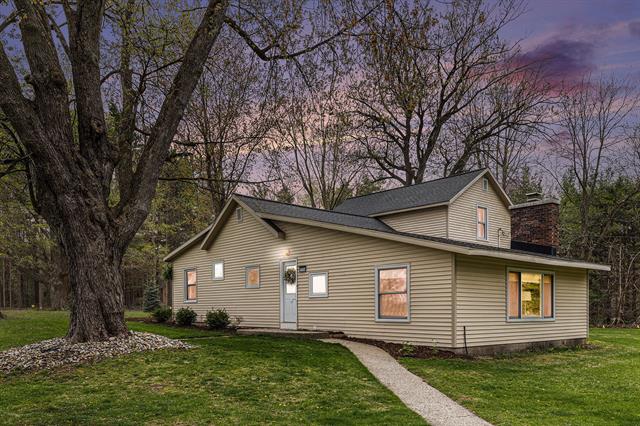 front view picture of 6004 76Th Avenue, Zeeland, MI. 49464