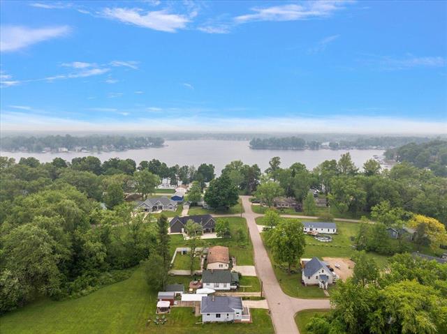front view picture of 4940 Pottawatamie Path, Watervliet, MI. 49098