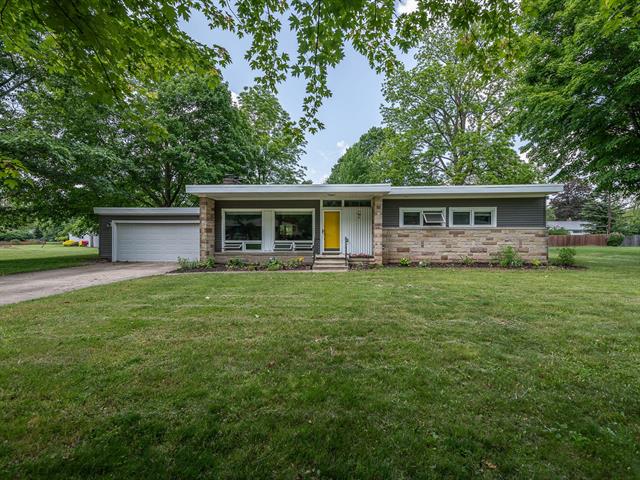 front view picture of 219 Park St, Tecumseh, MI. 49286