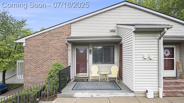 front view picture of 311 Spring Brooke Dr, Brighton, MI. 48116