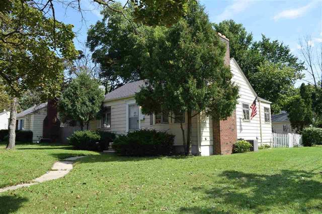 front view picture of 823 Hubbard Ave, Flint, MI. 48503